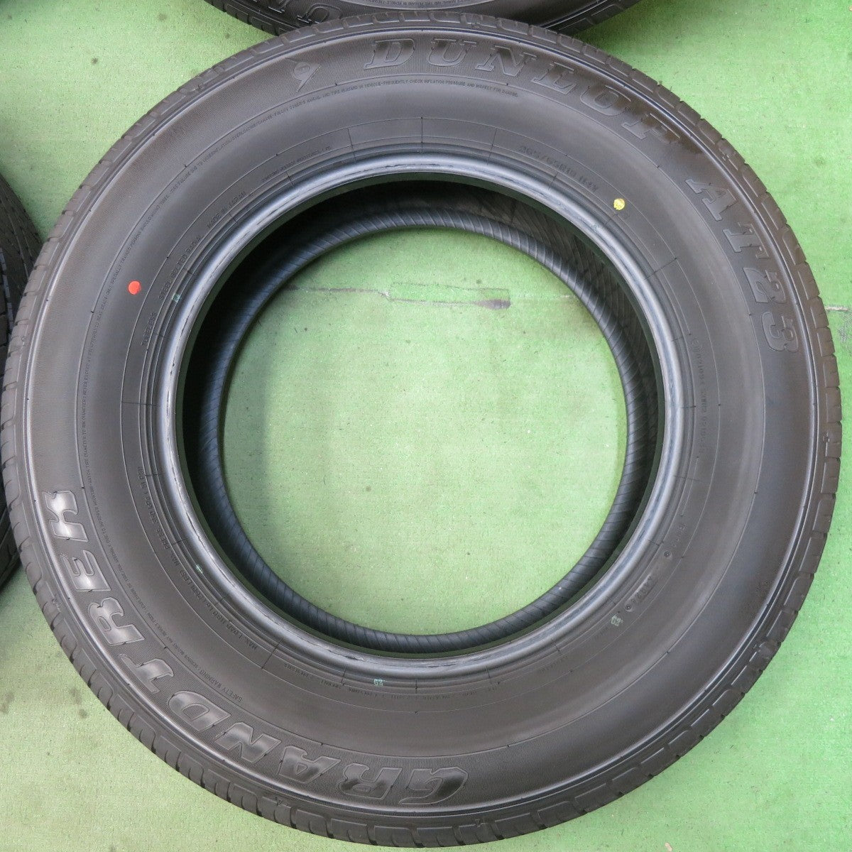 新車外し!24年★265/65R18 ダンロップ グラントレック AT23 タイヤ 18インチ ランクル 250 VX 300 等★5062401SYノタ
