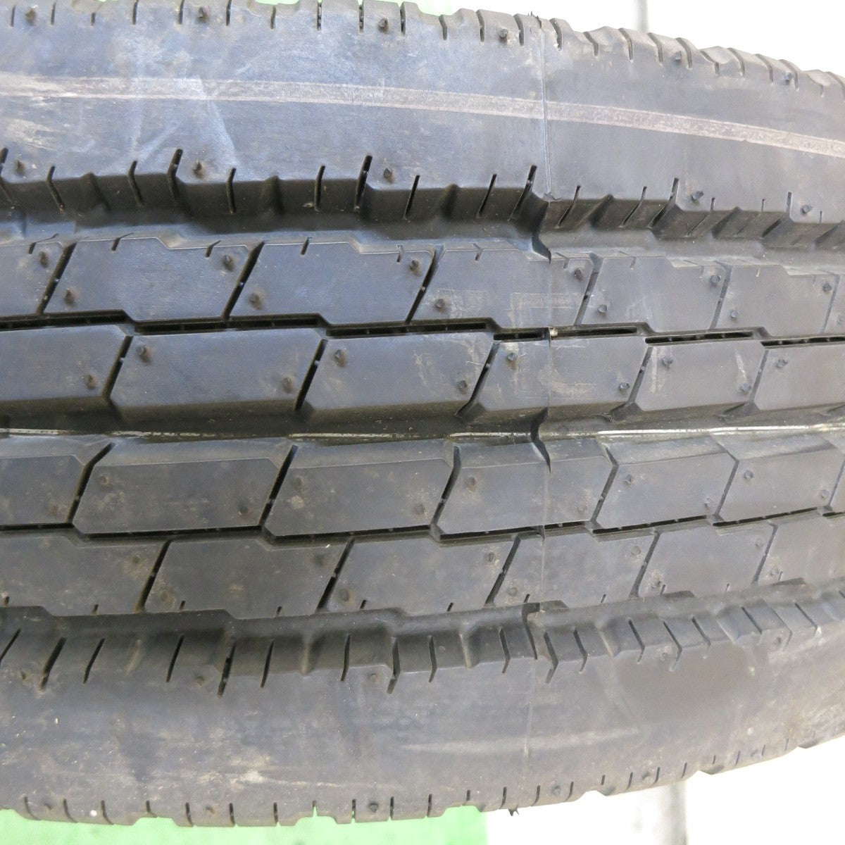 未使用!22年!1本★トラック タイヤ 205/70R17.5 115/113L トーヨー デルベックス M134 DELVEX 17.5インチ★5063001ナノタ