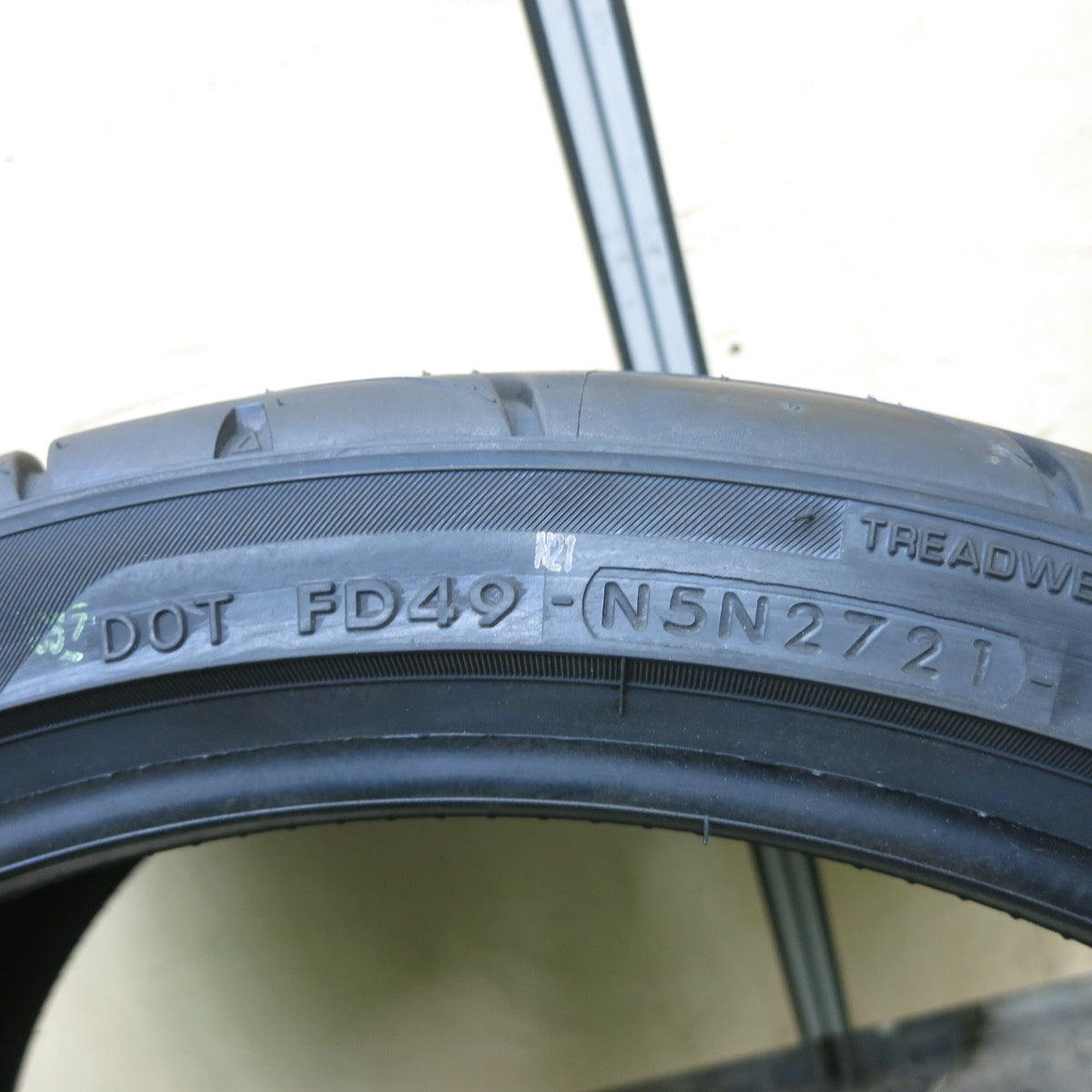 ほぼ未使用!21年!1本★265/30R19 ヨコハマ アドバン NEOVA AD08R タイヤ 19インチ BMW ベンツ アウディ 等★5062501ナノタ