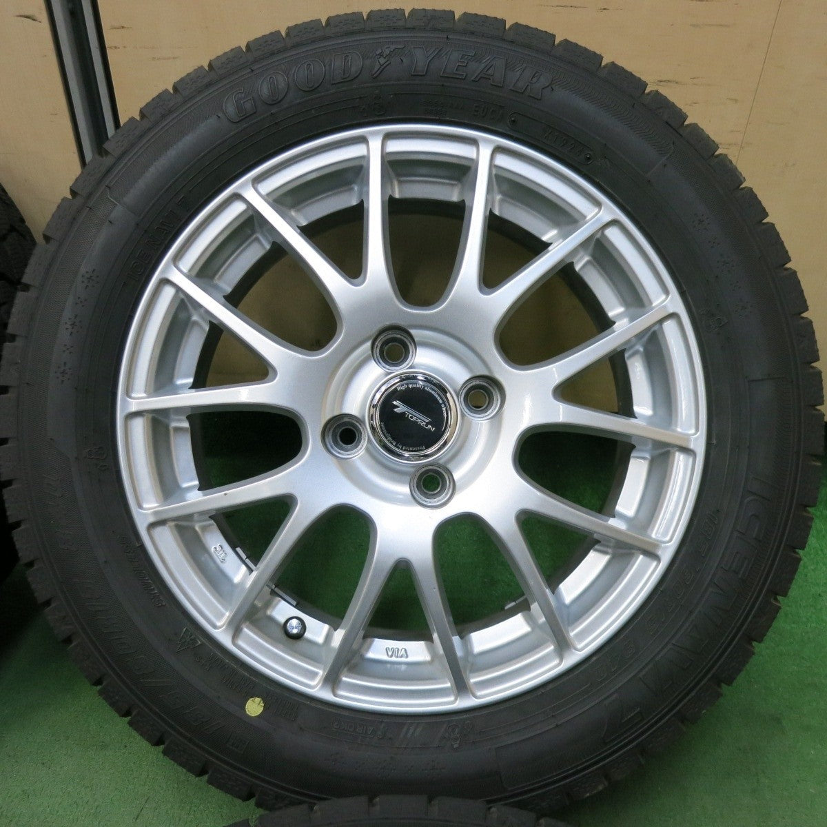 超バリ溝!24年!ほぼ10分★スタッドレス 185/60R15 グッドイヤー アイスナビ7 TOPRUN トップラン 15インチ PCD100/4H★5032511SYス