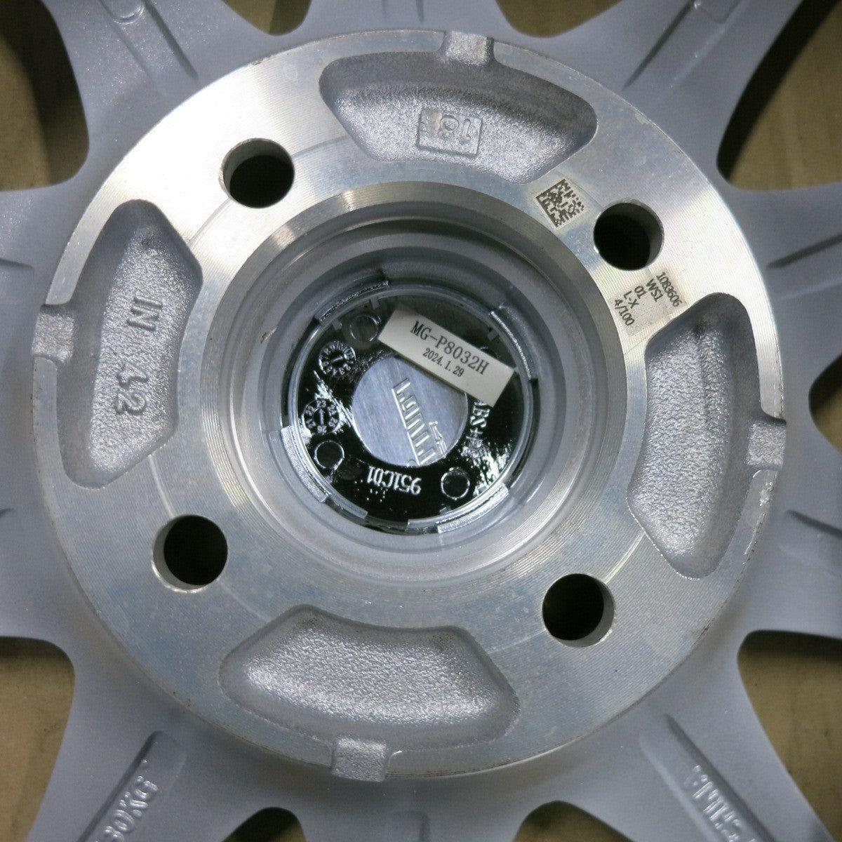 未使用★ravrion RS01 weds ラブリオン ウェッズ 16インチ ホイール 16×6J PCD100/4H★5041817SYホ