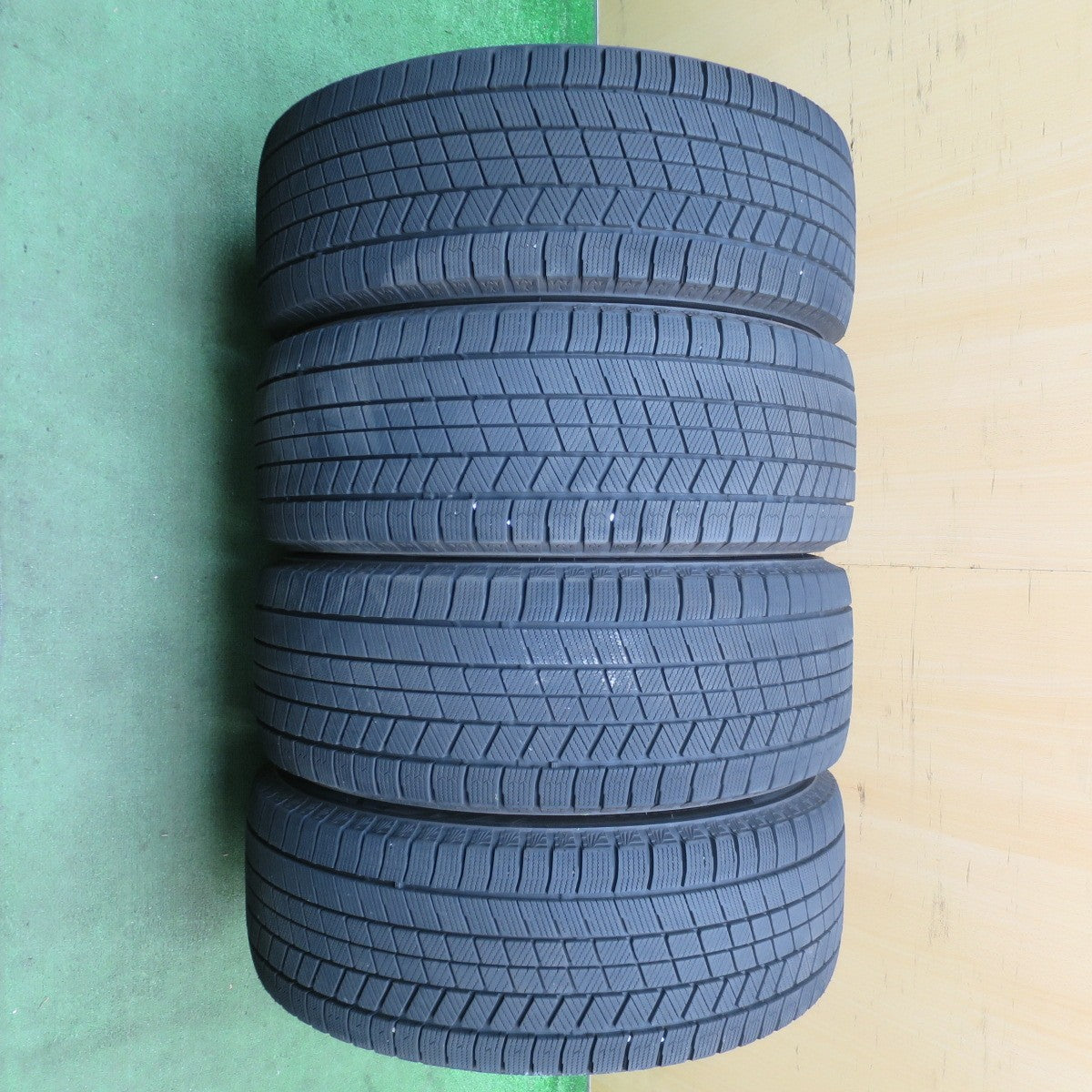 バリ溝!22年!キレイ!9.5分★スタッドレス 225/55R17 ブリヂストン ブリザック VRX3 ECO FORME エコフォルム 17インチ PCD114.3/5H★5093003NJス