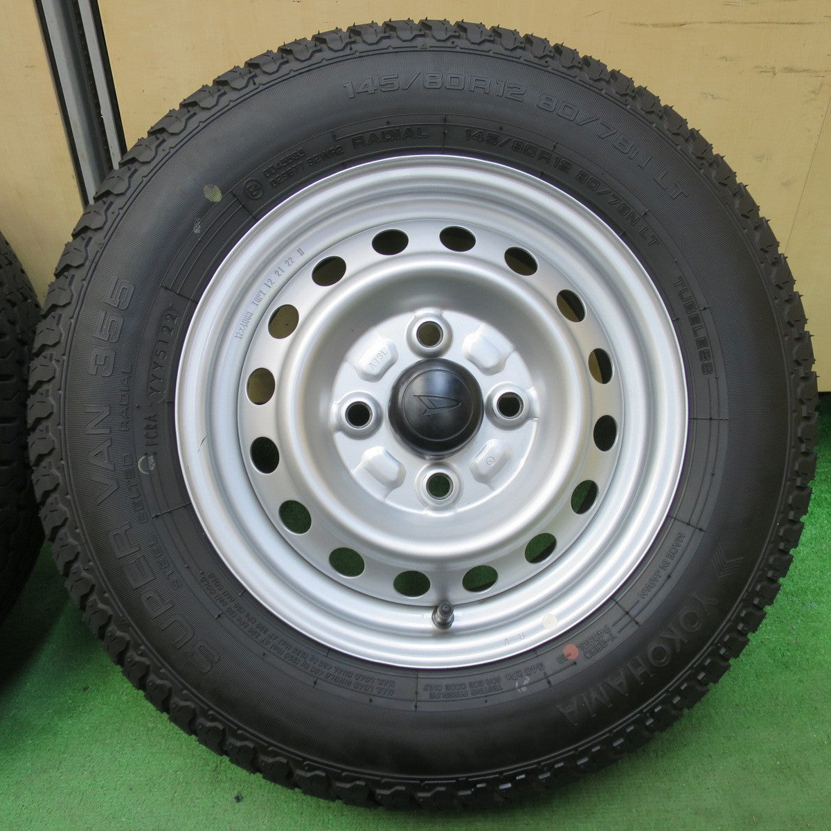 バリ溝!22年!キレイ!ほぼ10分★ダイハツ ハイゼット 純正 スチール 145/80R12 80/78N ヨコハマ SUPER VAN 355 12インチ PCD100/4H★5042507イノ