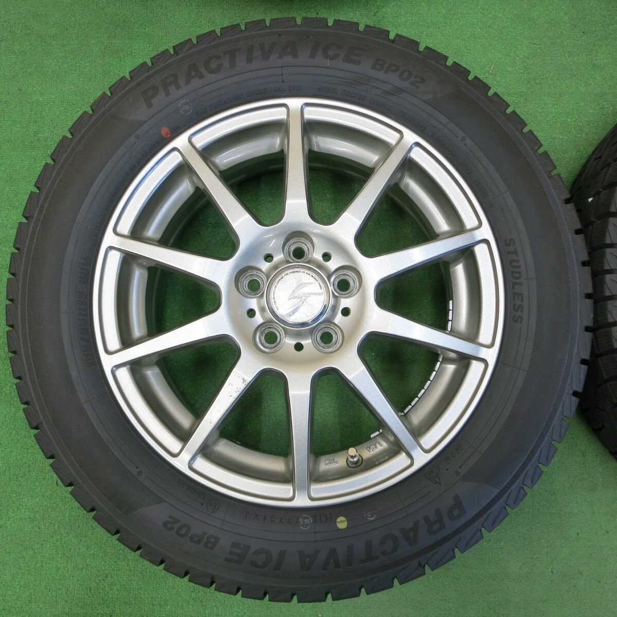 超バリ溝 23年 ほぼ10分★スタッドレス 185/65R15 プラクティバ アイス BP02 STRANGER ストレンジャー PCD100/5H★4051403イス