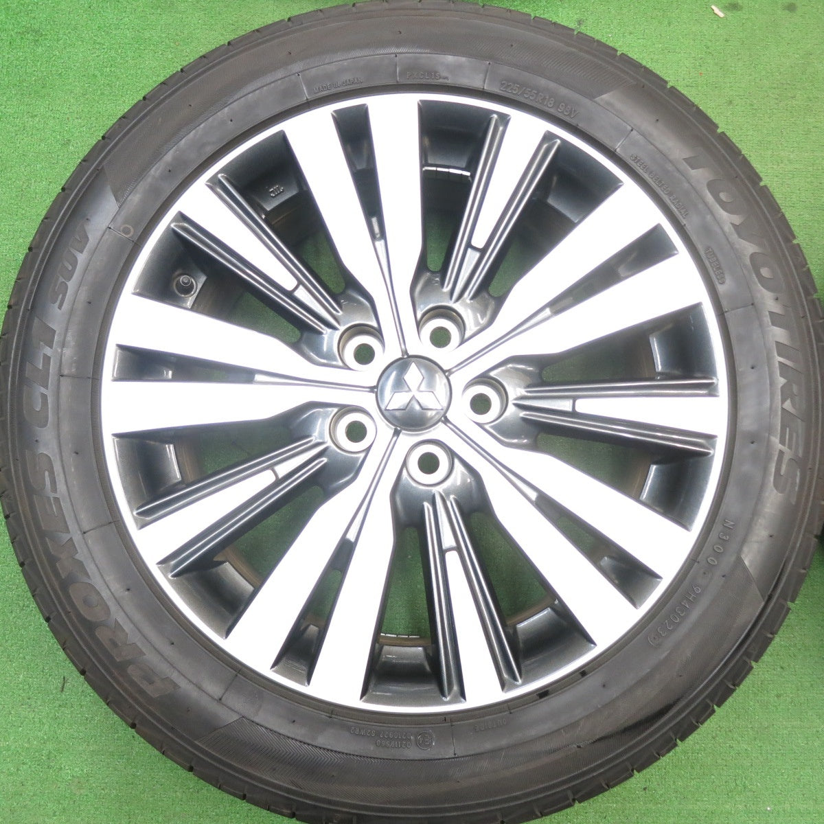 超バリ溝!23年!9.5分以上★三菱 アウトランダー 純正 225/55R18 トーヨー プロクセス CL1 SUV 18インチ PCD114.3/5H★5051807HAノ