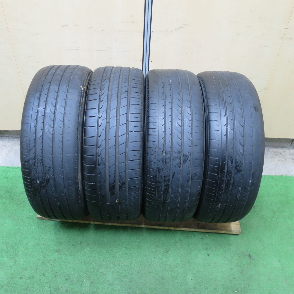 4本価格!22年★LEONIS VX 215/45R18 ミネルバ ラジアル F205 ヨコハマ ブルーアース RV-02 レオニス 18インチ PCD114.3/5H★5090404TTノ
