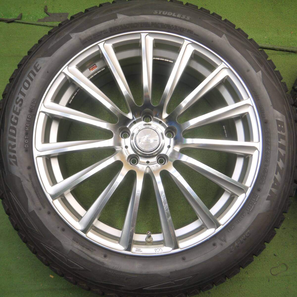 バリ溝!9分★スタッドレス LEONIS FW 235/55R19 ブリヂストン ブリザック DM-V2 レオニス 19インチ PCD114.3/5H★4070305Hス