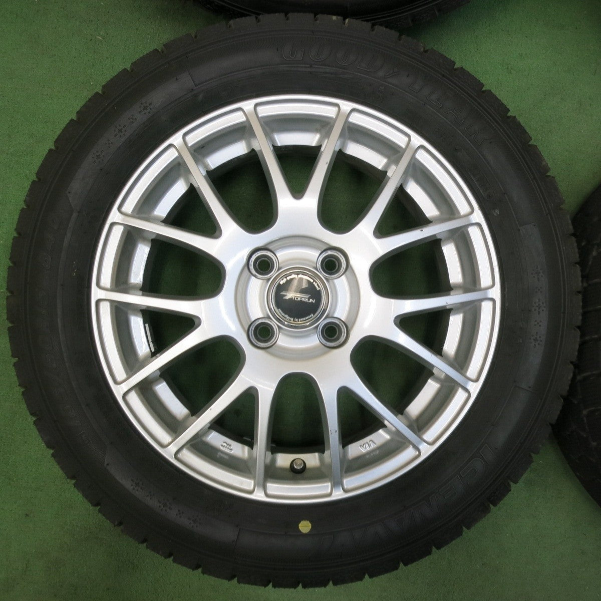 超バリ溝!24年!ほぼ10分★スタッドレス 185/60R15 グッドイヤー アイスナビ7 TOPRUN トップラン 15インチ PCD100/4H★5032511SYス