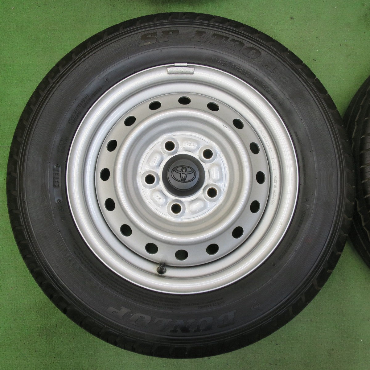 新車外し!24年★トヨタ タウンエース バン 純正 スチール 165/80R14 97/95N ダンロップ SP LT30A 14インチ PCD114.3/5H★5071108イノ