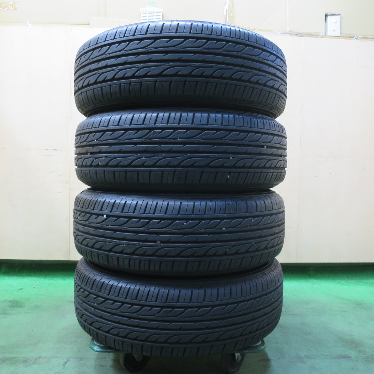 バリ溝!9.5分★トヨタ 60系 ノア ヴォクシー 純正 195/65R15 ダンロップ EC202 15インチ PCD114.3/5H★5103003イノ