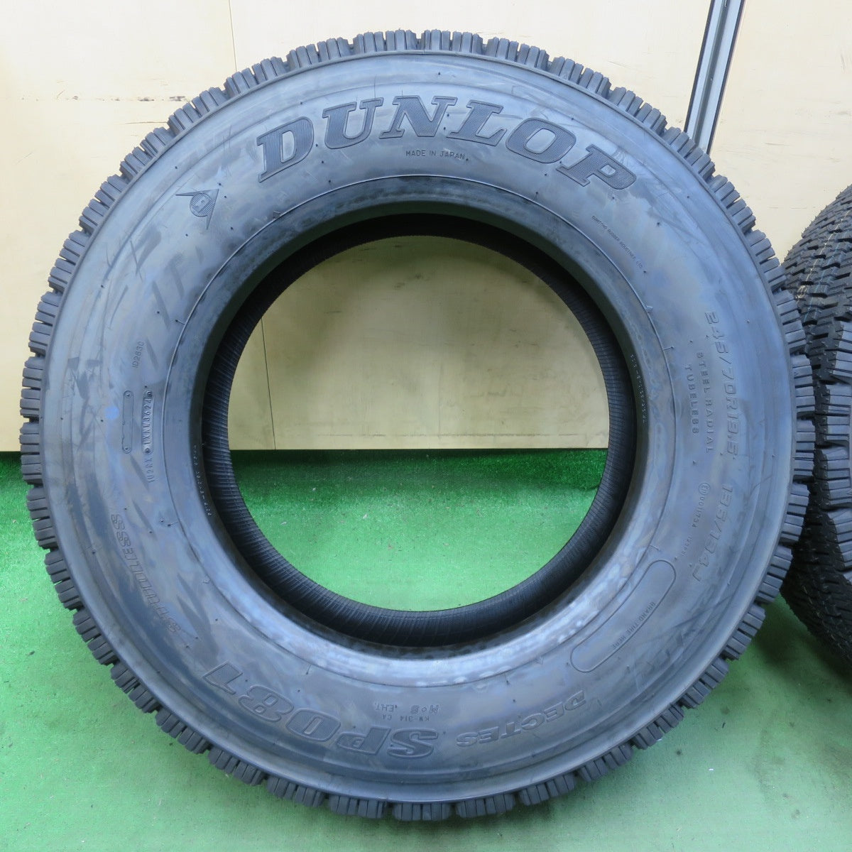 未使用!24年!2本★トラック タイヤ 245/70R19.5 136/134J スタッドレス ダンロップ デクテス SP081 DECTES 19.5インチ★5063001イスタ
