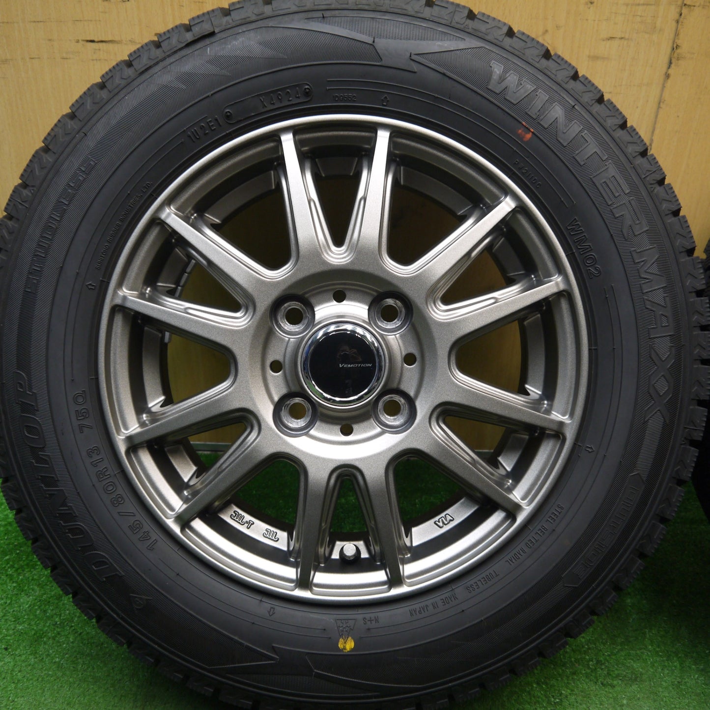 バリ溝!24年!キレイ!ほぼ10分★スタッドレス 145/80R13 ダンロップ ウインターマックス WM02 VEMOTION Vエモーション 13インチ PCD100/4H★5071802Hス