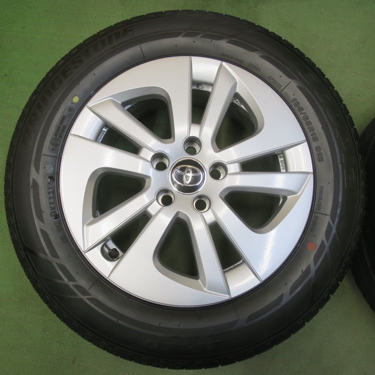 新車外し◎トヨタ 50系 プリウス 純正 195/65R15 ブリヂストン エコピア EP150 15インチ PCD100/5H◎6101703イノ