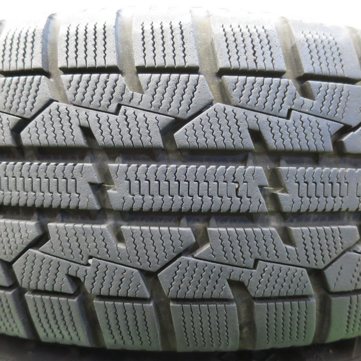 バリ溝!9.5分★プリウス 等 195/65R15 スタッドレス ナンカン アイスアクティバ AW-1 トーヨー オブザーブ ガリット GIZ JOKER 15インチ PCD100/5H★5011806イス