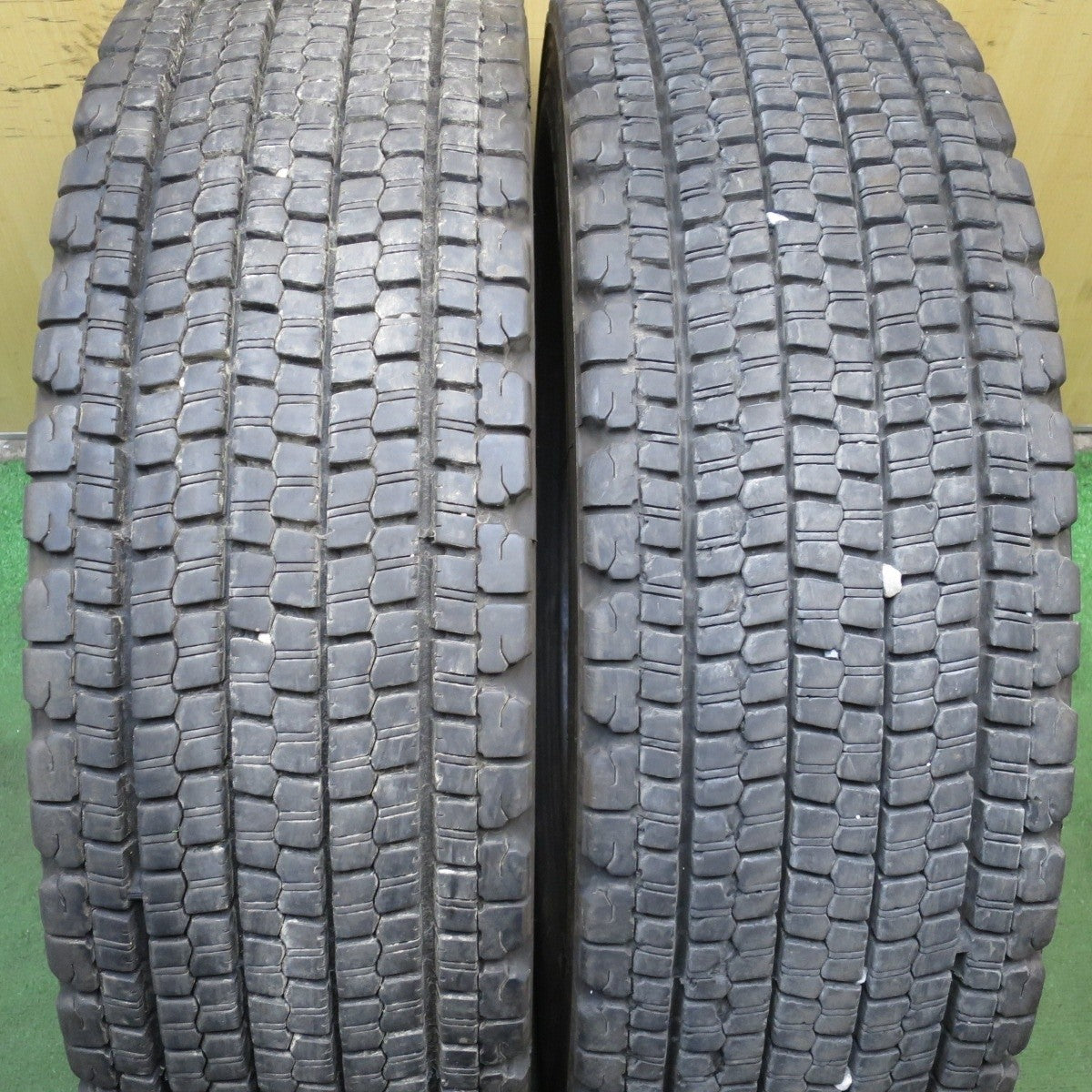 2本価格!20年★トラック タイヤ 245/70R19.5 136/134J スタッドレス ブリヂストン W900 19.5インチ★4052907クスタ