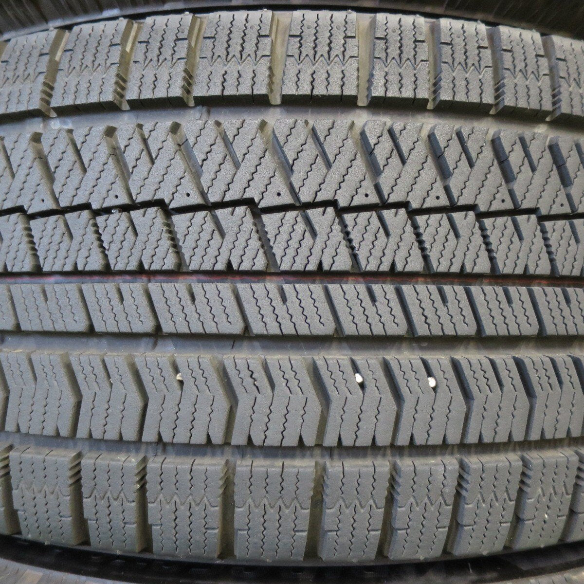 センサー付 バリ溝 21年 綺麗 9.5分★レクサス NX Fスポーツ 純正 235/50R20 スタッドレス BS RFT PCD114.3/5H★4072107イス