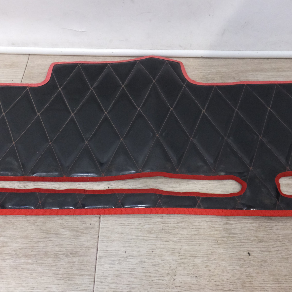 ★三菱ふそう MITSUBISHI キャンター ダッシュボードマット 形式 不明★
