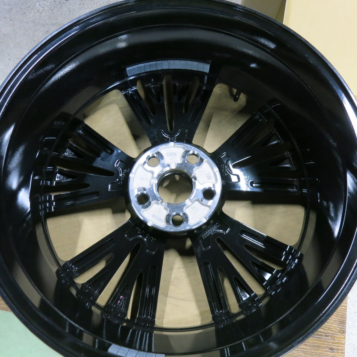 新車外し!1本★トヨタ 60系 MXWH60 プリウス 純正 ホイール 19インチ 19×6.5J PCD114.3/5H★5072311SYホ