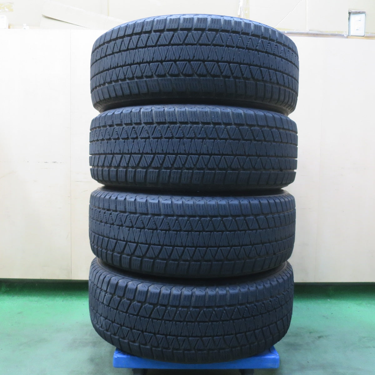 4本価格!23年◎XV フォレスター 等 225/60R17 スタッドレス ブリヂストン ブリザック DM-V3 ECO FORME エコフォルム 17インチ PCD100/5H◎6101603イス