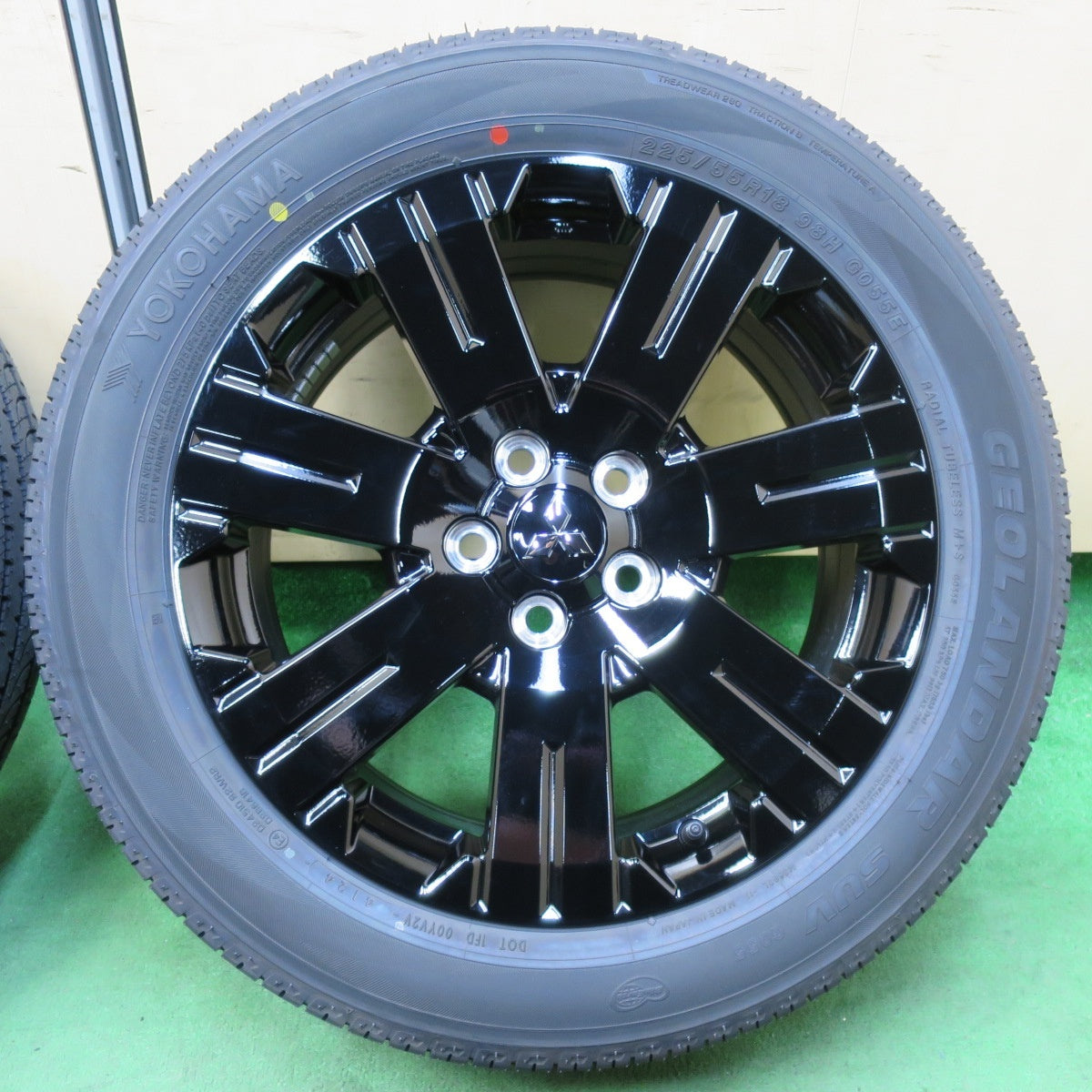 新車外し!24年★三菱 デリカ D:5 シャモニー 純正 225/55R18 ヨコハマ ジオランダー SUV G055 G055E 18インチ PCD114.3/5H★4120308イノ