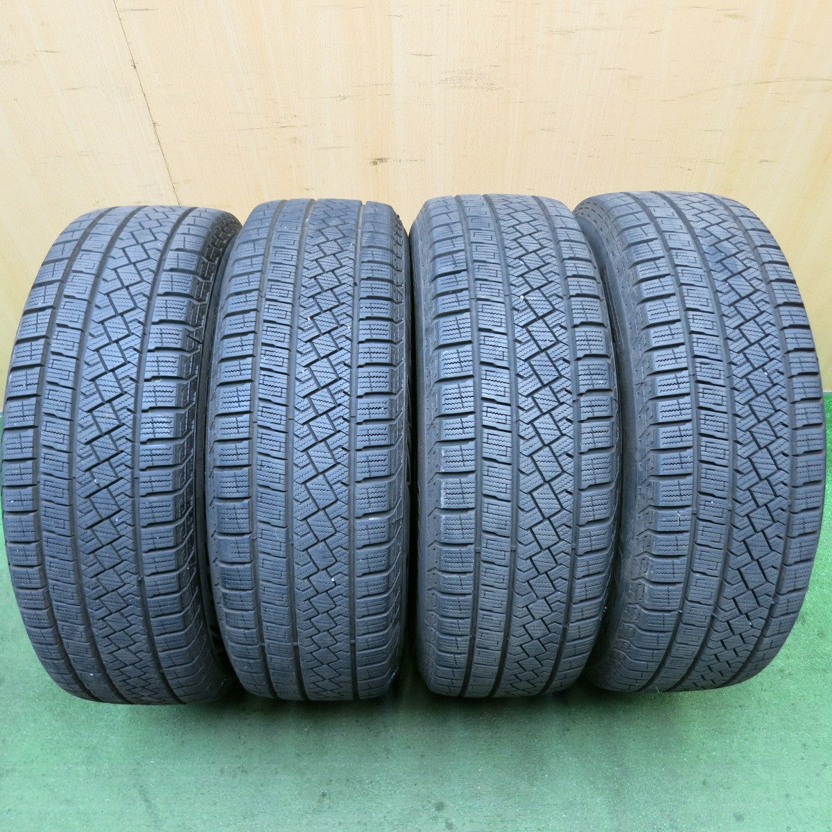 バリ溝!22年!9分★LEONIS SK 195/60R16 スタッドレス ピレリ アイスゼロ アシンメトリコ レオニス 16インチ PCD100/4H★5092108HAス