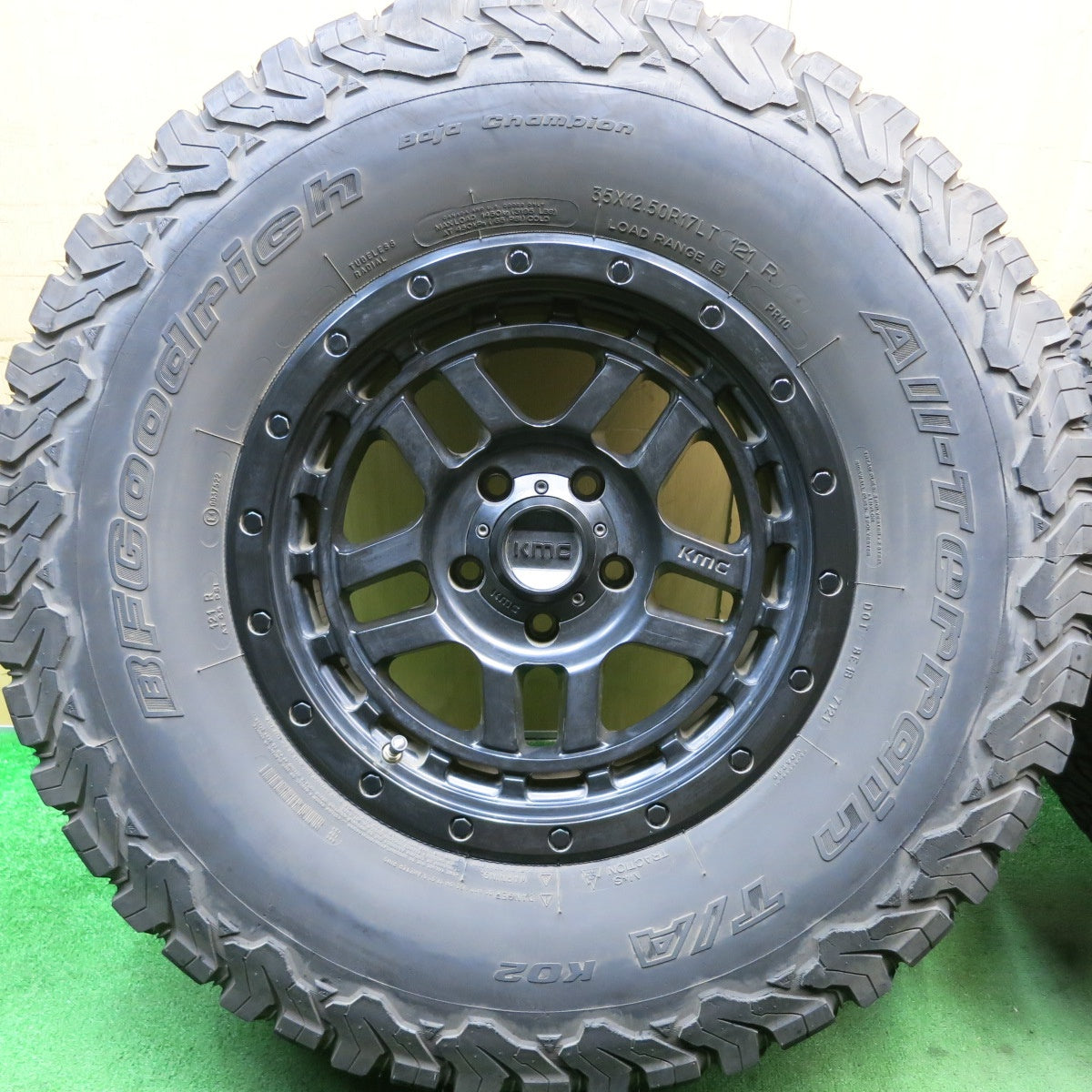 4本価格!21年★ジープ 等 KMC KM540 RECON 35×12.50R17LT 121R BFグッドリッチ All-Terrain T/A KO2 リコーン 17インチ PCD127/5H★5052404HAノ