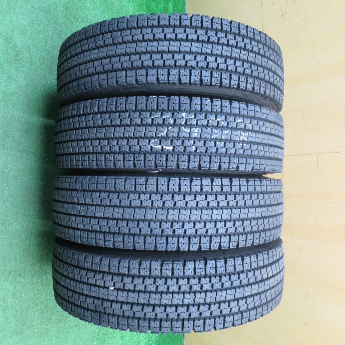 4本価格!22年★トラック タイヤ 225/80R17.5 123/122L スタッドレス トーヨー M929 Premium 17.5インチ★5110901NJスタ