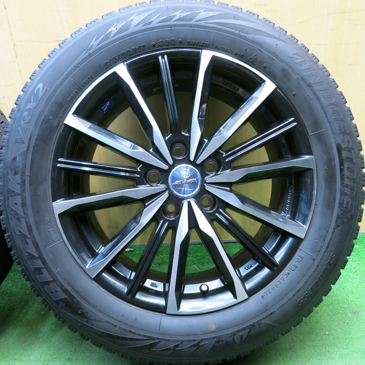 バリ溝!9.5分★スタッドレス 215/60R17 ブリヂストン ブリザック VRX2 SMACK ENKEI スマック エンケイ 17インチ PCD114.3/5H★5100509HAス