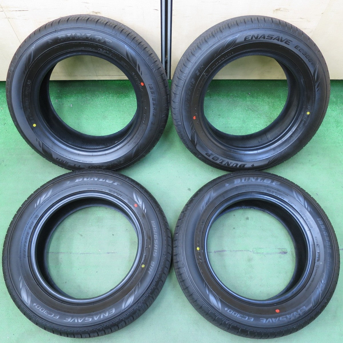新車外し!25年★195/65R15 ダンロップ エナセーブ EC300+ タイヤ 15インチ プリウス エスクァイア ノア ヴォクシー セレナ 等★5051705イノタ