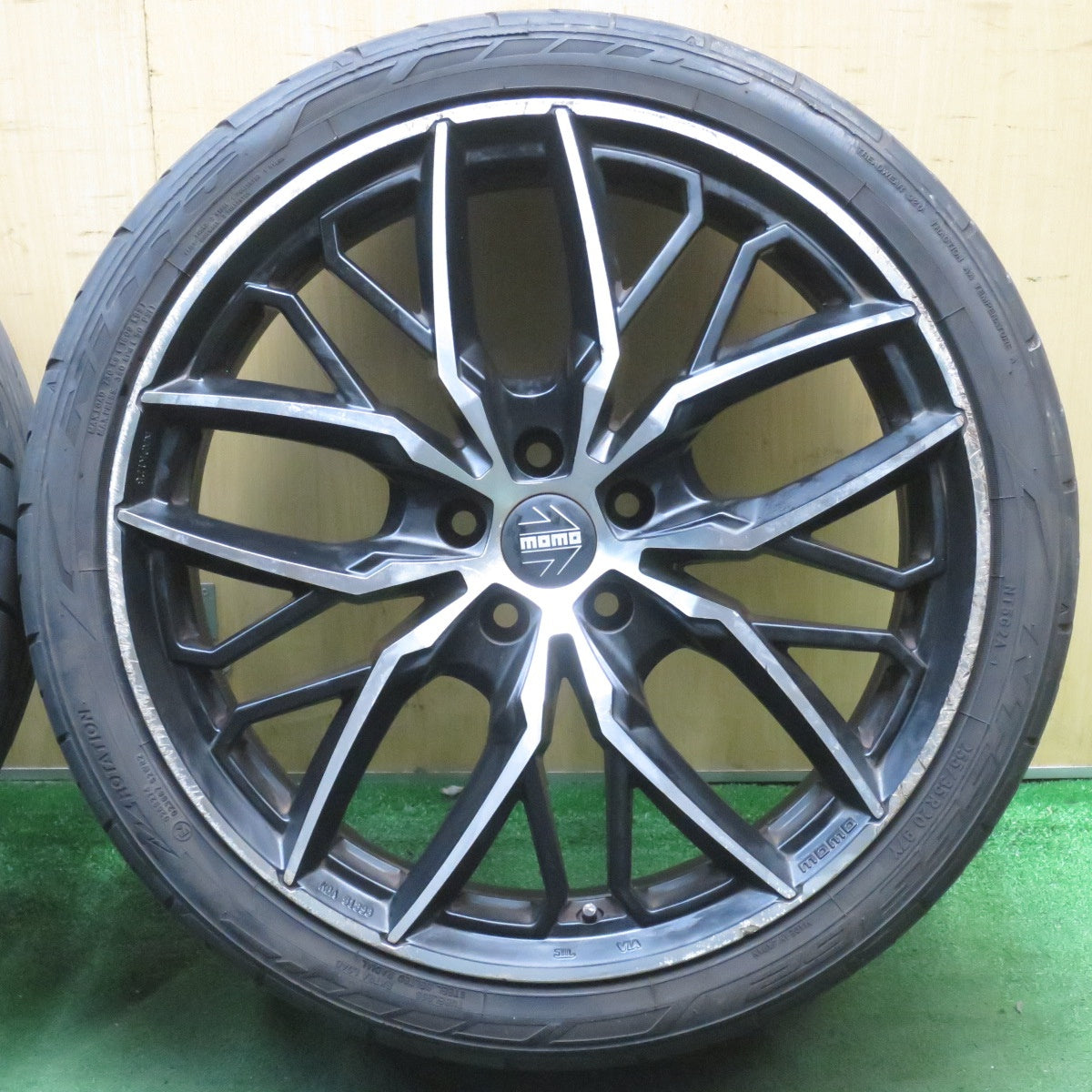 4本価格!22年★ベンツ 等 MOMO SPIDER 255/35R20 ニットー NT555 G2 モモ スパイダー 20インチ PCD112/5H★5091301NJノ