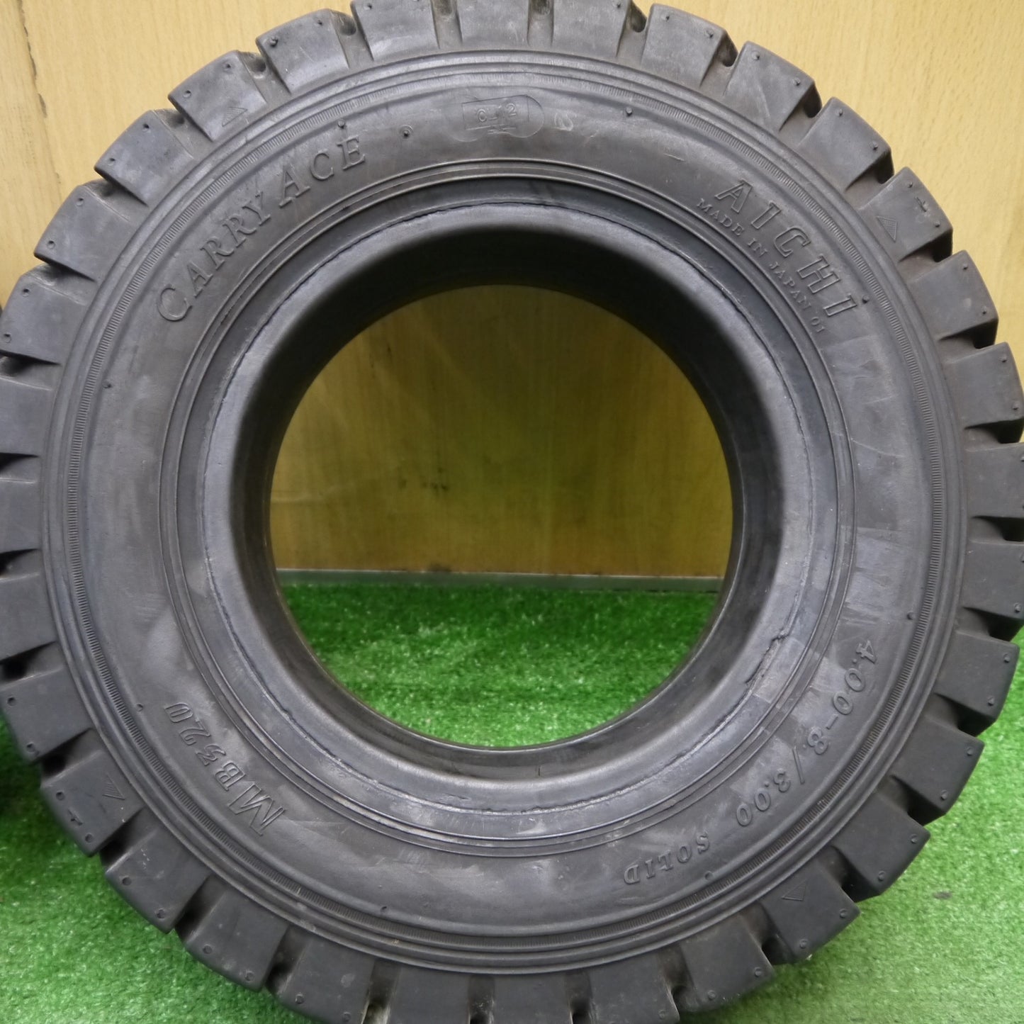2本価格★フォークリフト タイヤ 4.00-8/3.00 AICHI CARRY ACE MB320 愛知 キャリーエース★5070701Hノタ