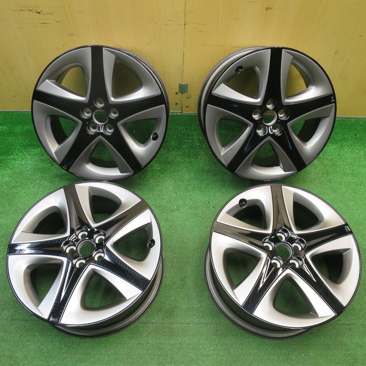 新車外し★トヨタ 50系 プリウス ツーリング 純正 ホイール 17インチ 17×7J PCD100/5H★5111604NJホ