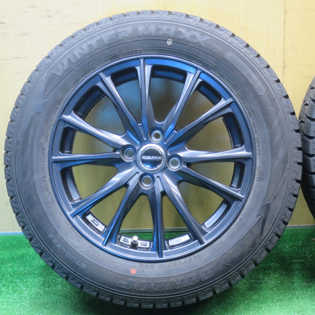 バリ溝!キレイ!9.5分★スタッドレス 195/65R16 ダンロップ ウインターマックス WM02 WAREN ヴァーレン 16インチ PCD100/4H★5120407NJス