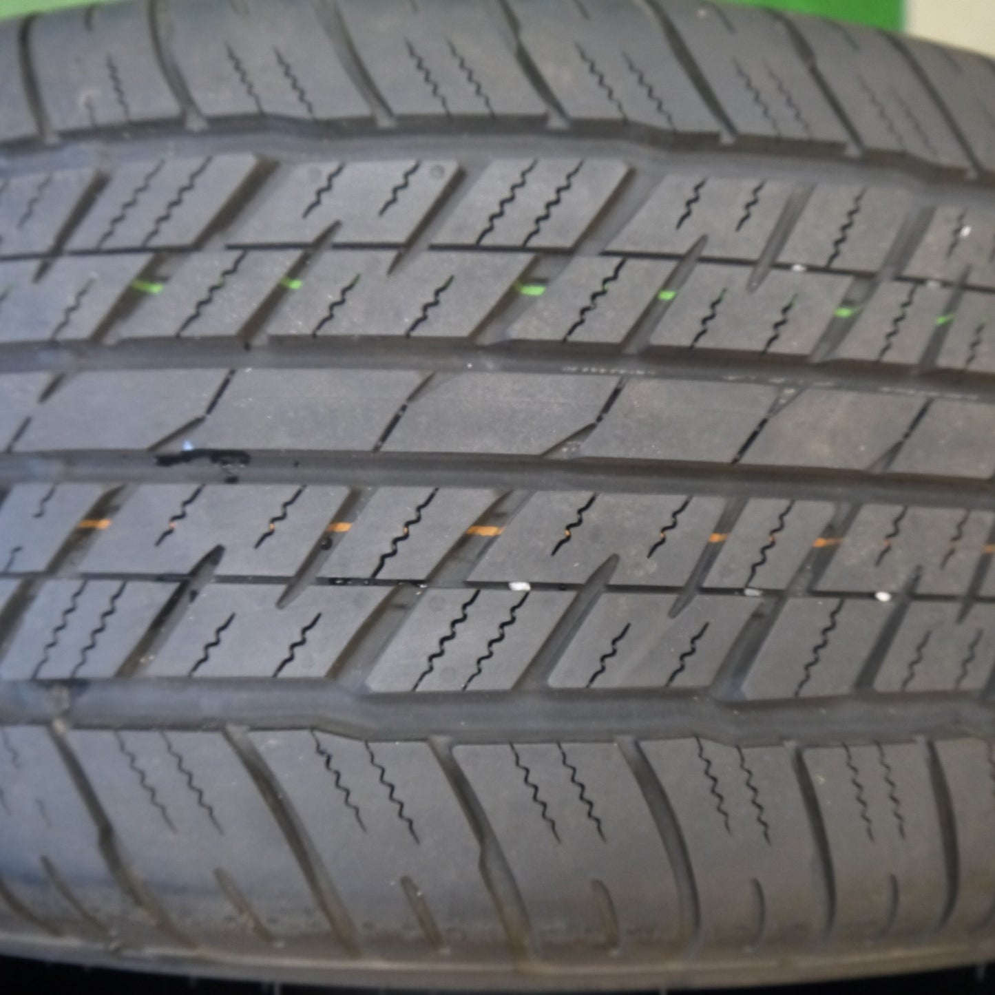 新車外し!25年★265/65R18 ダンロップ AT23 グラントレック タイヤ 18インチ ランクル 250 300 等★6060304Hノタ