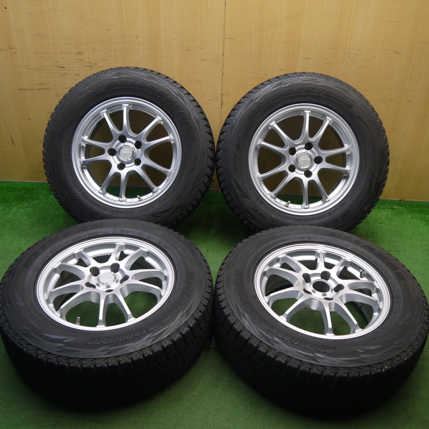 キレイ★スタッドレス 215/70R16 ブリヂストン ブリザック DM-V1 ECO FORME SE-10 16インチ エコフォルム PCD114.3/5H★5071604Hス