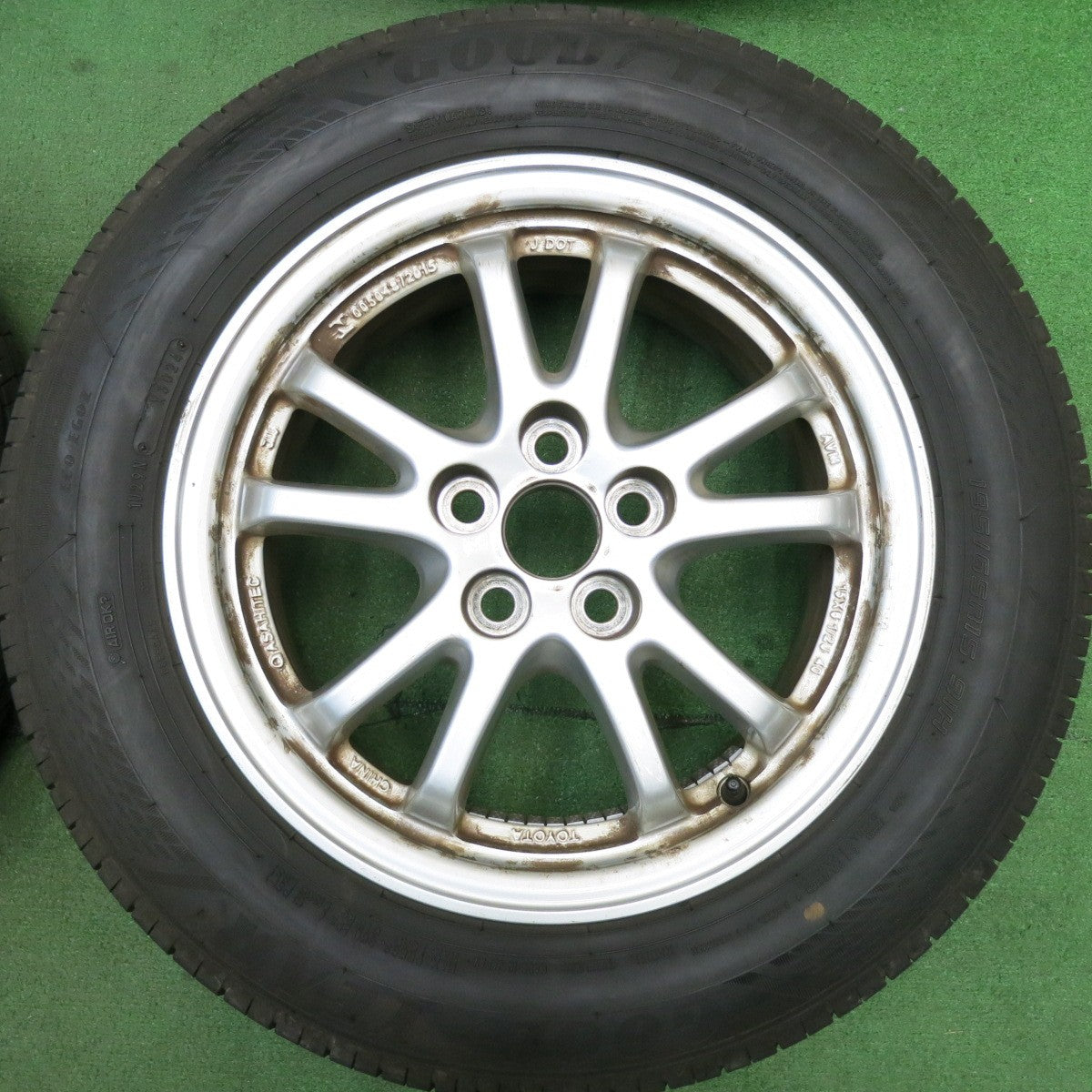 バリ溝!24年!9.5分以上★トヨタ 50系 プリウス 純正 195/65R15 グッドイヤー EfficientGrip ECO EG02 15インチ PCD100/5H★5053005HAノ