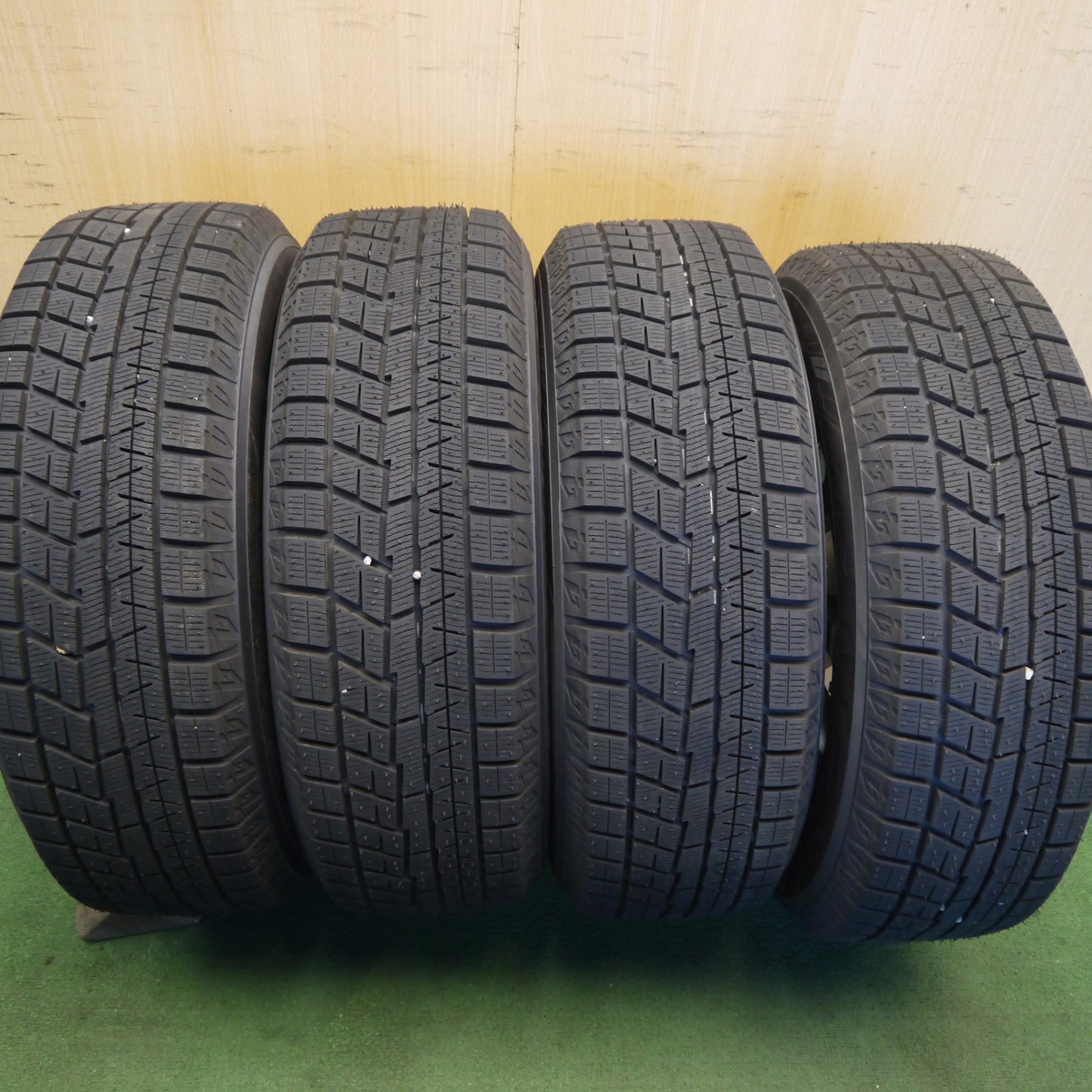 ほぼ未使用!23年◎プリウス 等 195/65R15 スタッドレス ヨコハマ アイスガード iG60 BALMINUM TR10 バルミナ 15インチ PCD100/5H◎6082504Hス