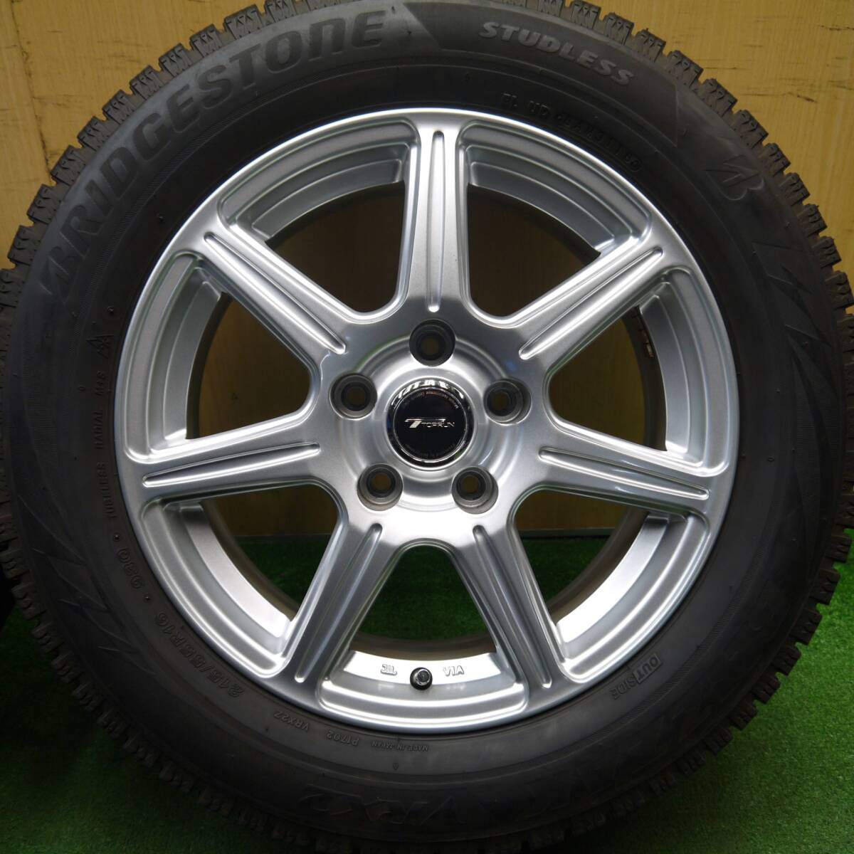 バリ溝!キレイ!9.5分★スタッドレス 215/55R16 ブリヂストン ブリザック VRX2 TOPRUN トップラン 16インチ PCD114.3/5H★5031713Hス