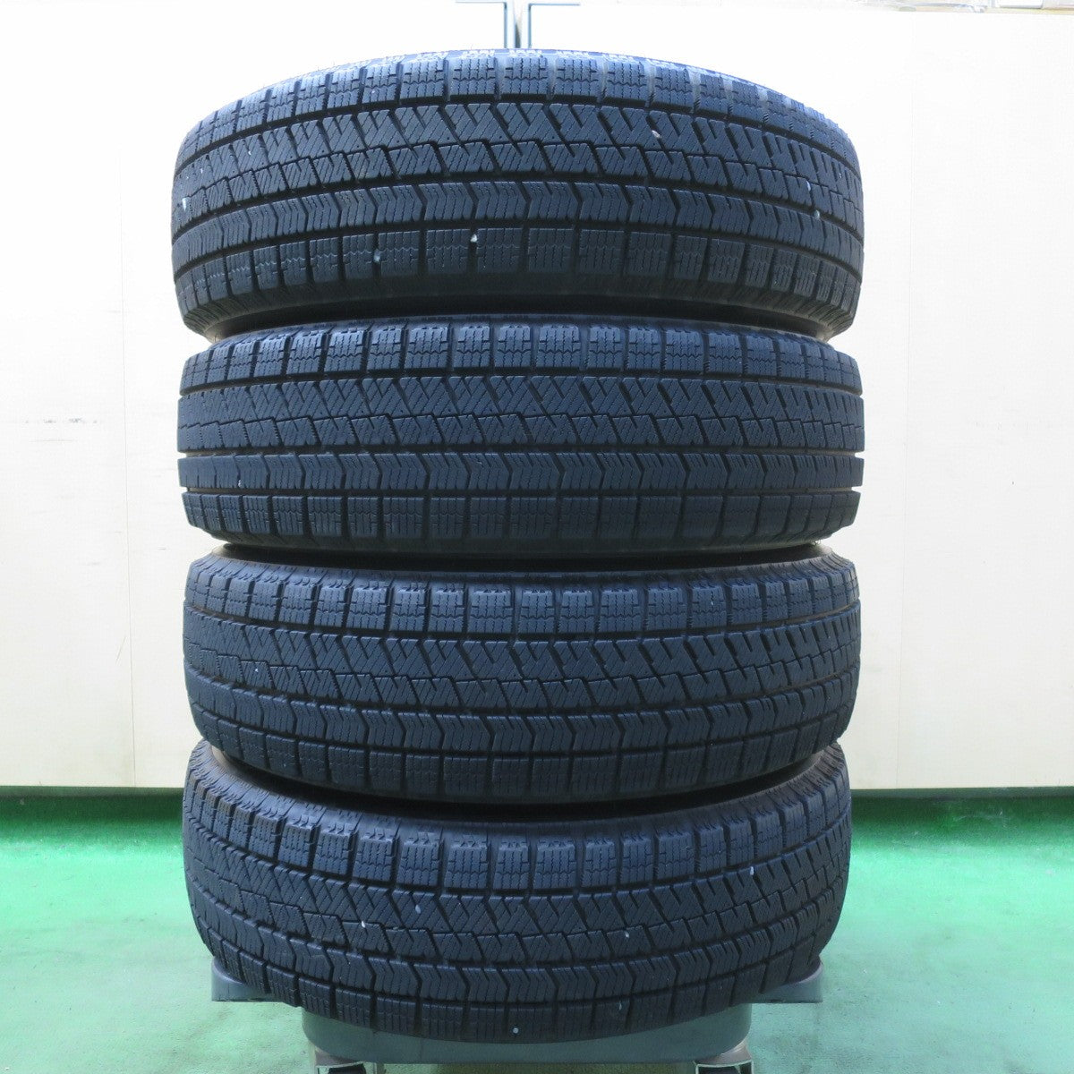 バリ溝!23年!キレイ!9分★スタッドレス 155/65R14 ブリヂストン ブリザック VRX2 Exceeder エクシーダー 14インチ PCD100/4H★5090906イス