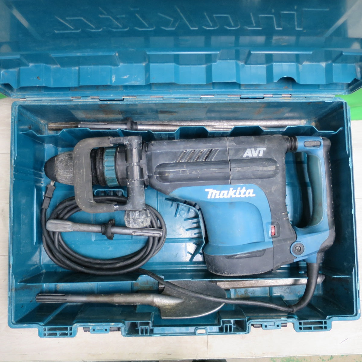 送料無料] 付属品付き☆マキタ 電動 ハンマ HM1213C 電動 工具 