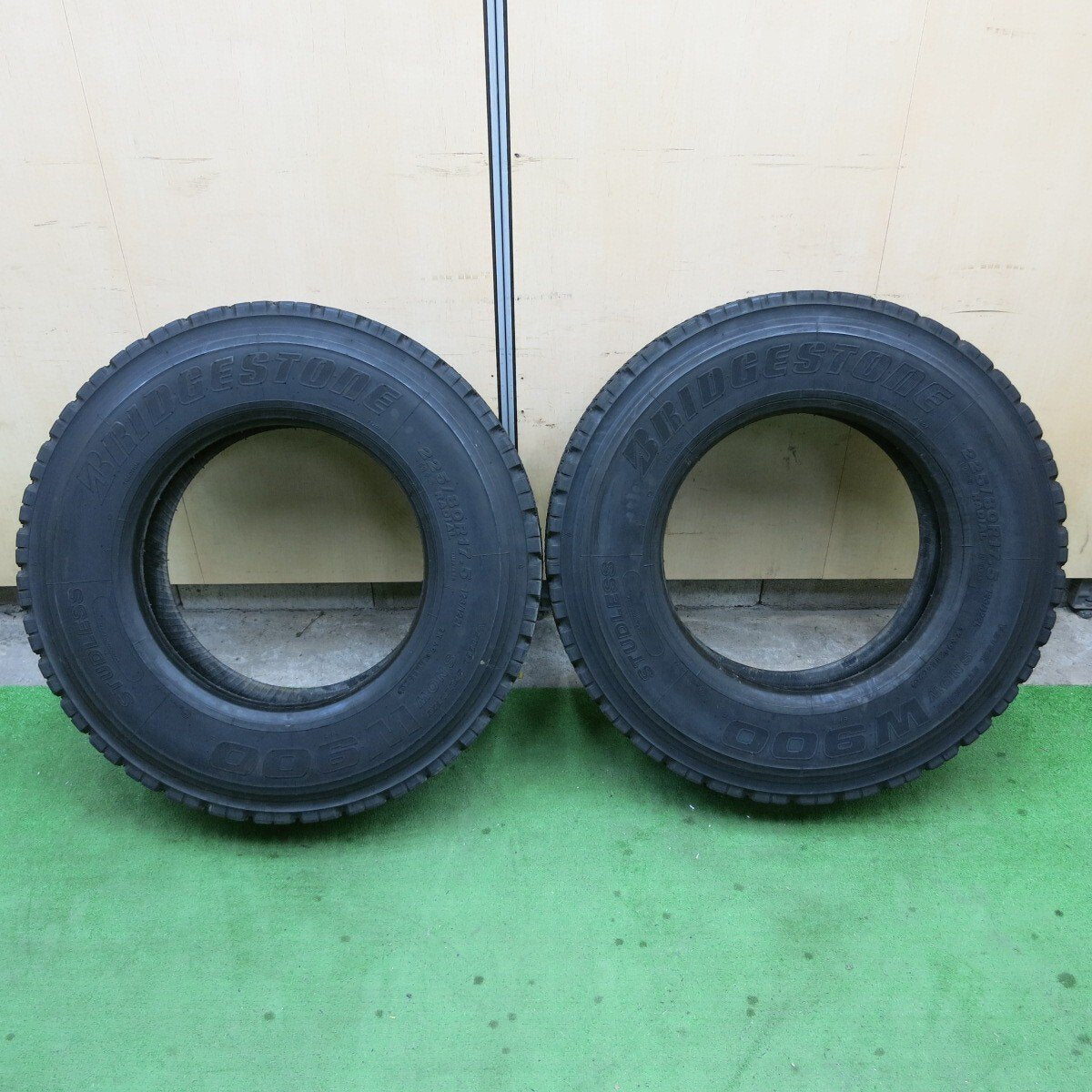 2本価格★トラック タイヤ 225/80R17.5 123/122L スタッドレス ブリヂストン W900 17.5インチ★5031204ナスタ