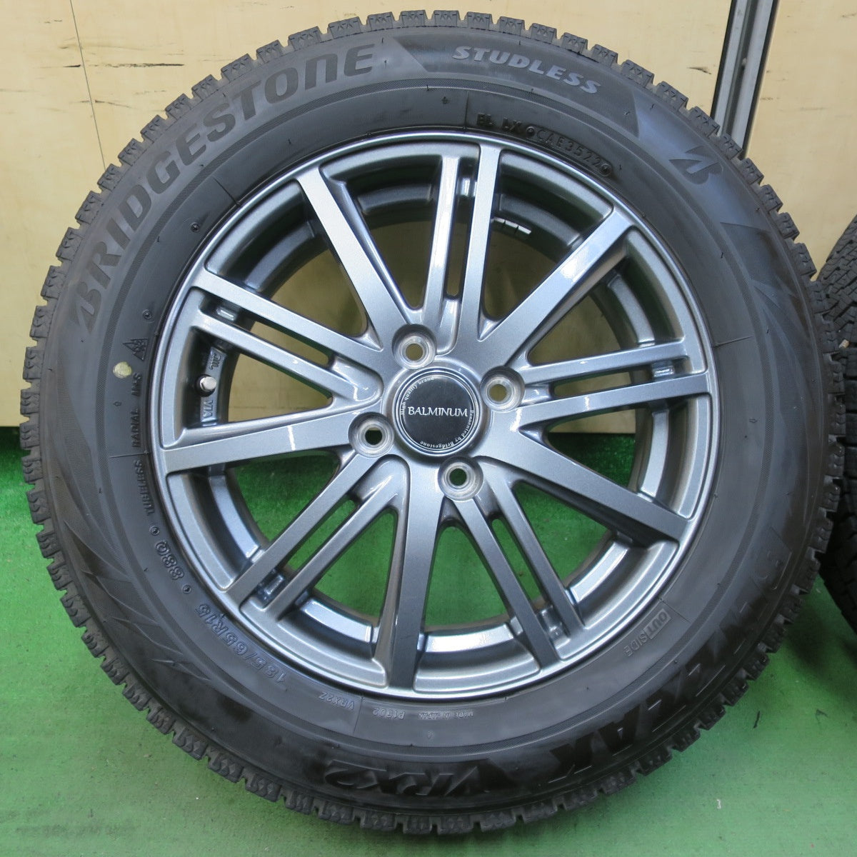 バリ溝!22年!キレイ!8.5分★スタッドレス 185/65R15 ブリヂストン ブリザック VRX2 BALMINUM バルミナ 15インチ PCD100/4H★5051512イス