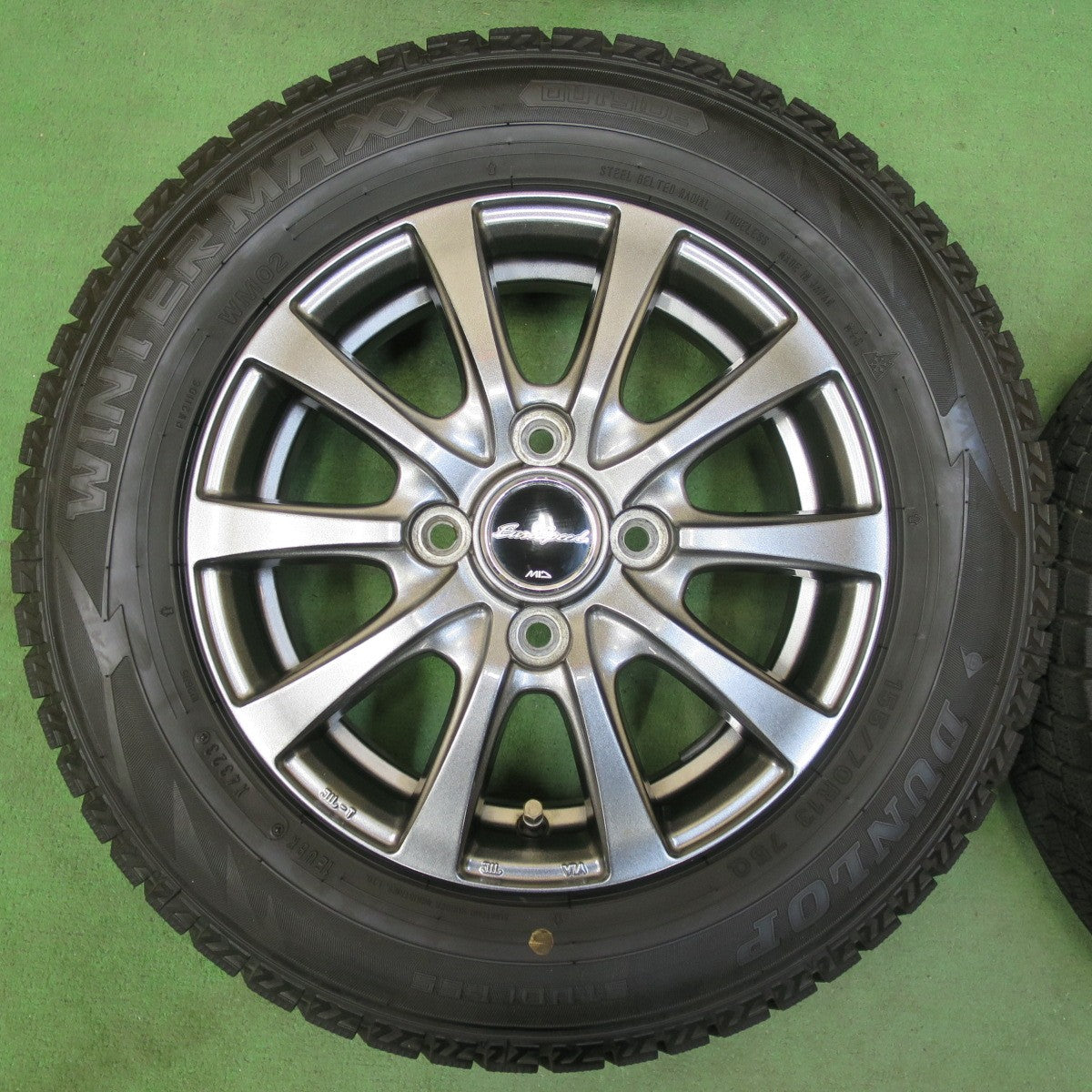 バリ溝!23年!キレイ!ほぼ10分★スタッドレス 155/70R13 ダンロップ ウインターマックス WM02 EuroSpeed MiD ユーロスピード 13インチ PCD100/4H★5042609イス