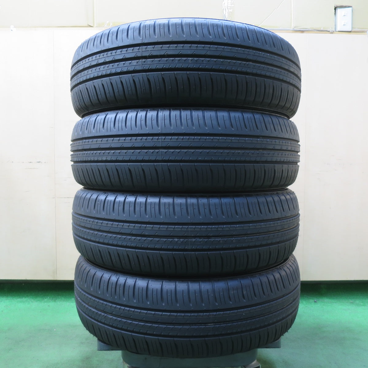 新車外し!25年★195/60R17 ダンロップ エナセーブ EC300+ タイヤ 17インチ 60 プリウス ロッキー ライズ 等★5042813イノタ