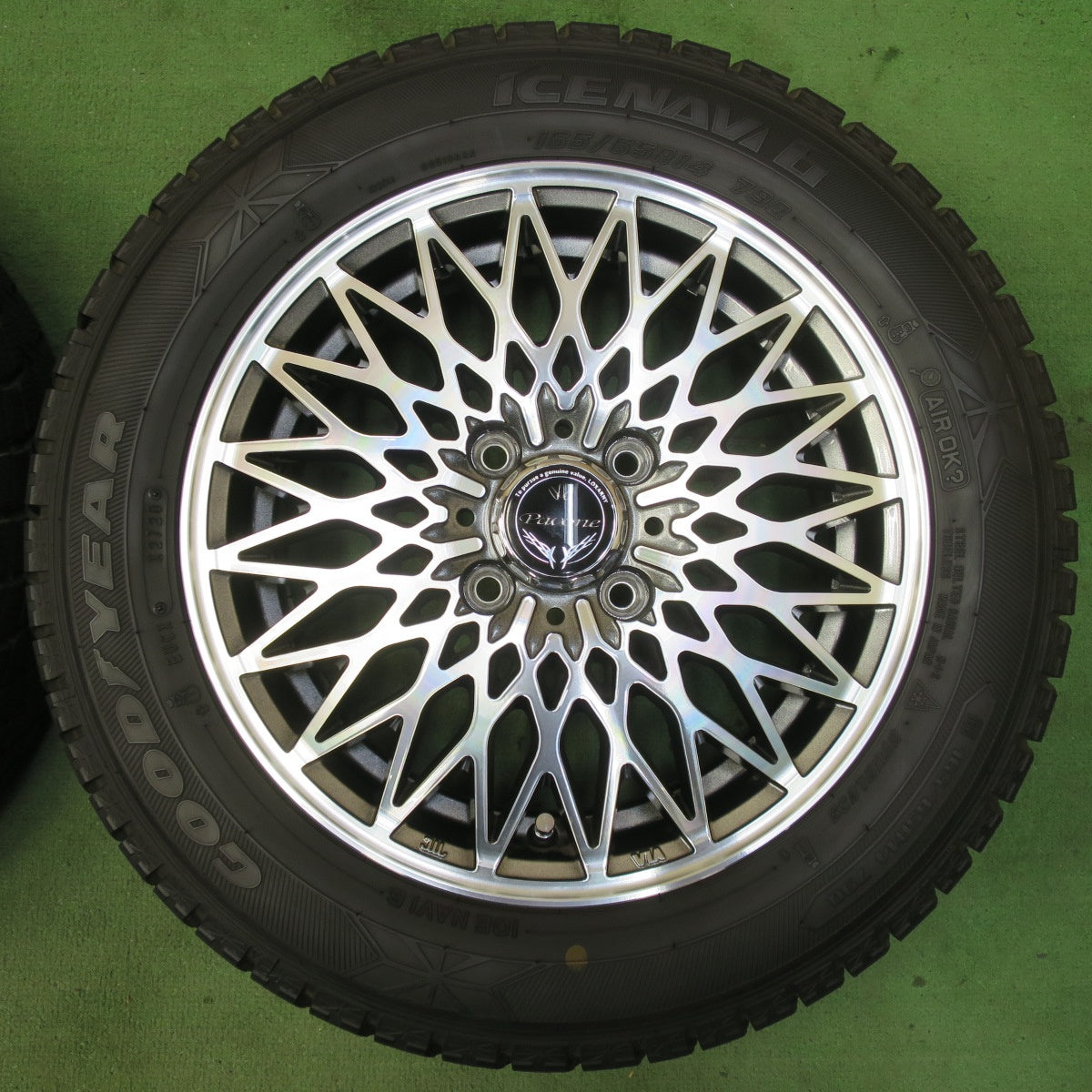 バリ溝!キレイ!9.5分★LOXARNY Pavone 165/65R14 スタッドレス グッドイヤー アイスナビ6 ロクサーニ パヴォーネ 14インチ ソリオ ハスラー 等 PCD100/4H★5101504イス
