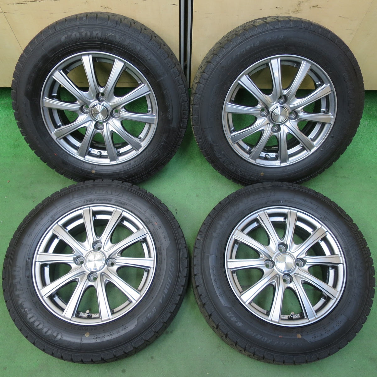 バリ溝!23年!キレイ!9.5分★スタッドレス 175/70R14 グッドイヤー アイスナビ7 V.E.X. VEX 14インチ PCD100/4H★5062905イス