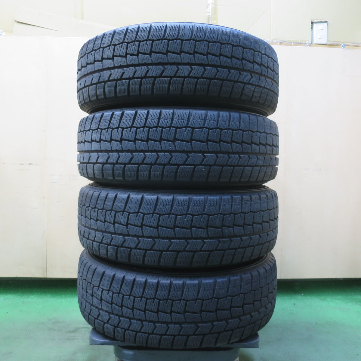 バリ溝!22年!9分★スタッドレス 195/65R15 ダンロップ ウインターマックス WM02 ECO FORME エコフォルム 15インチ PCD114.3/5H★6051804イス