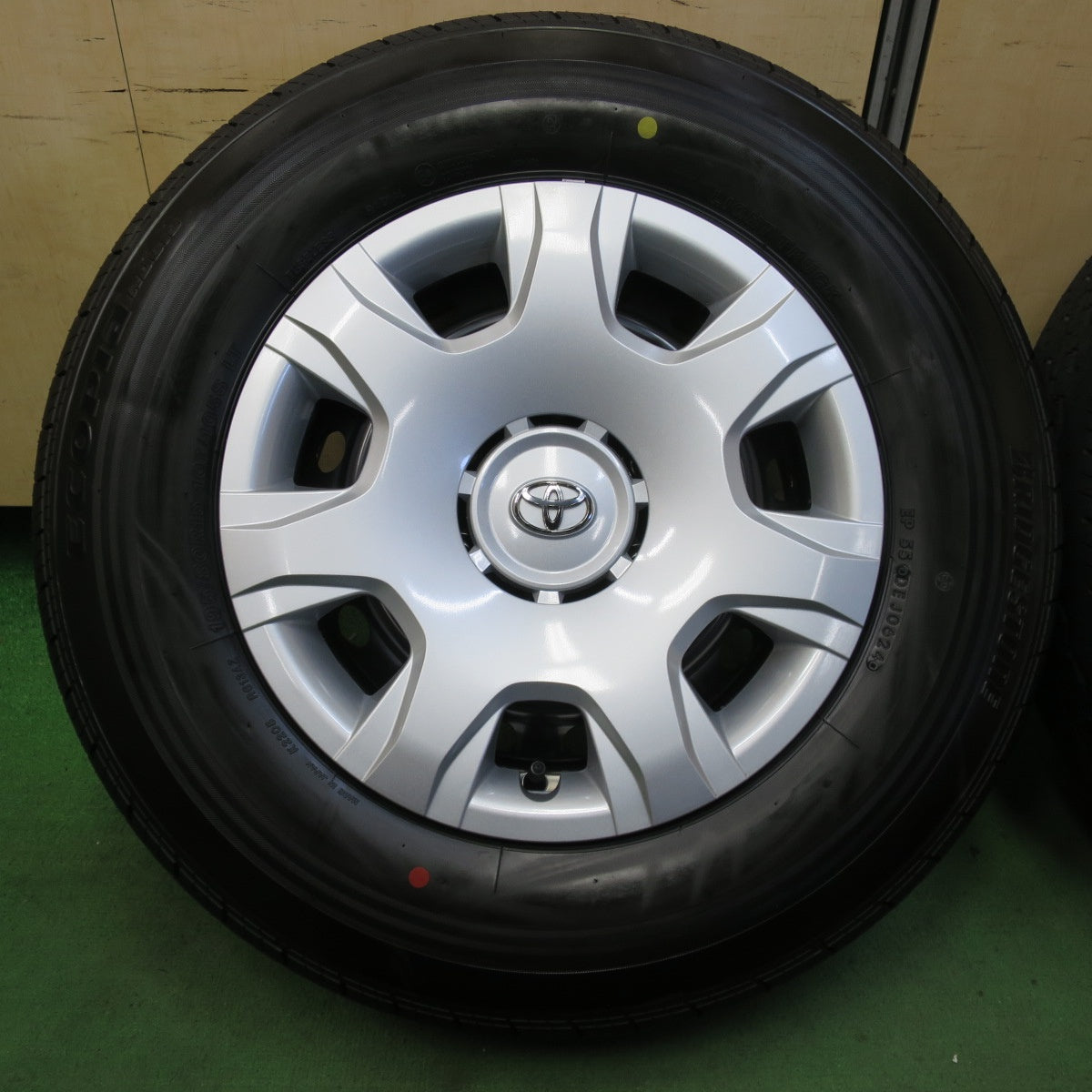 新車外し!24年★トヨタ 200系 ハイエース 純正 スチール 195/80R15 107/105S ブリヂストン エコピア RD613 15インチ PCD139.7/6H★5051301イノ
