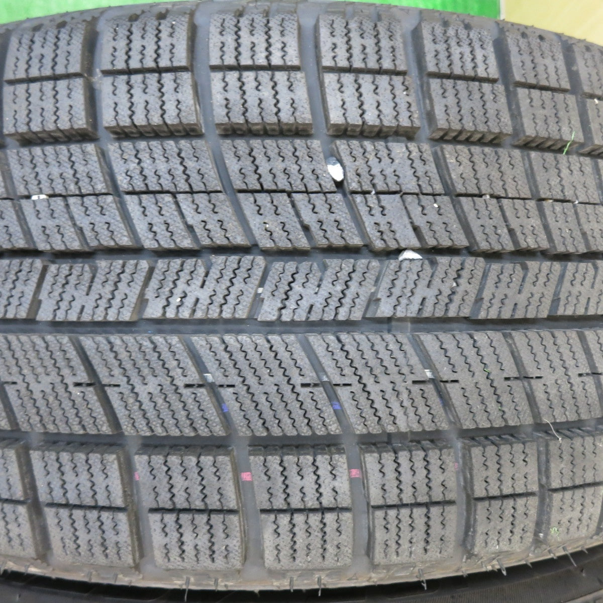 バリ溝!22年!9.5分以上★ボルボ 等 EUROTECH GAYA ELISI 215/55R18 スタッドレス ナンカン アイスアクティバ AW-1 ユーロテック ガヤ エリージ PCD108/5H★5052006TNス