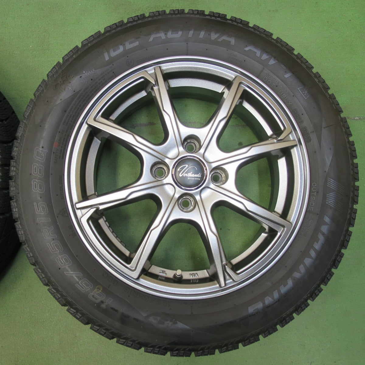 バリ溝!キレイ!9.5分★スタッドレス 185/65R15 ナンカン アイスアクティバ AW-1 Verthandi ヴェルサンディ ヴェルザンディ 15インチ PCD100/4H★5111410イス
